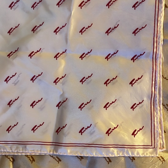 Lot of 3 vintage Tura 20 X 20 scarf - Picture 3 of 8